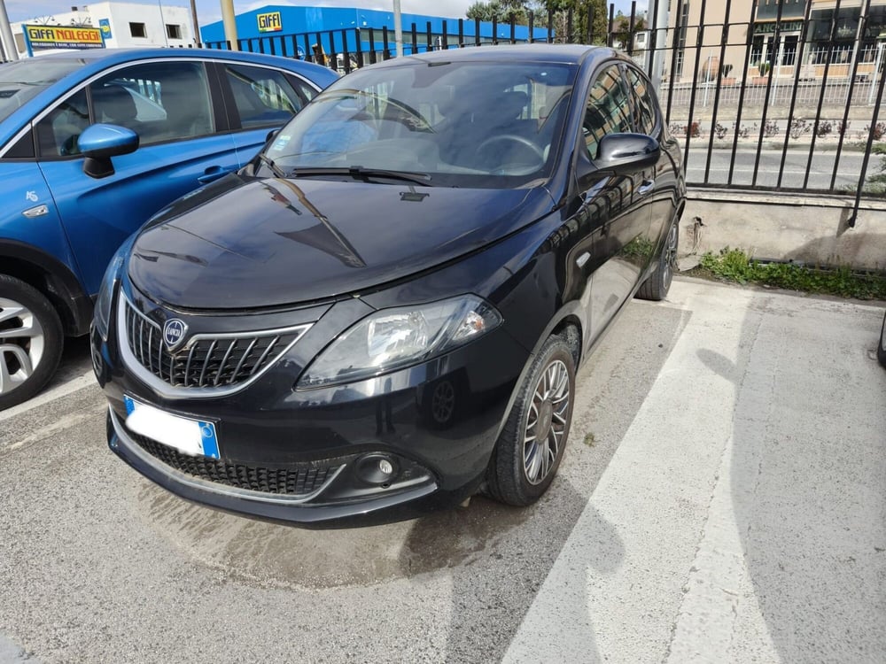 Lancia Ypsilon usata a L'Aquila (2)