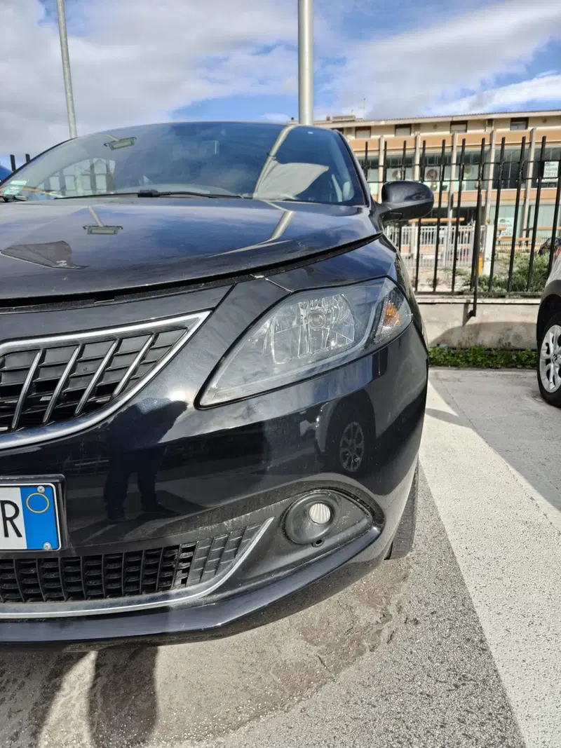Lancia Ypsilon usata a L'Aquila (4)