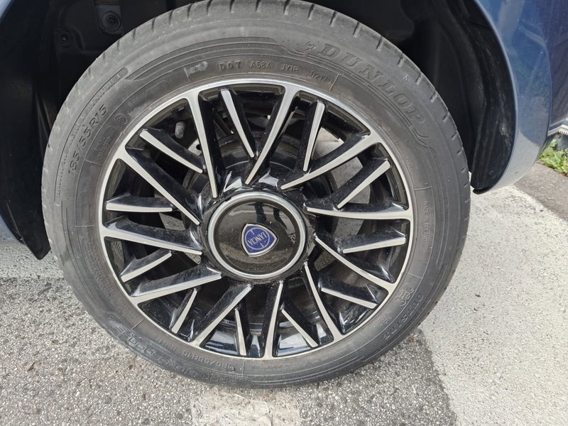 Lancia Ypsilon usata a L'Aquila (3)