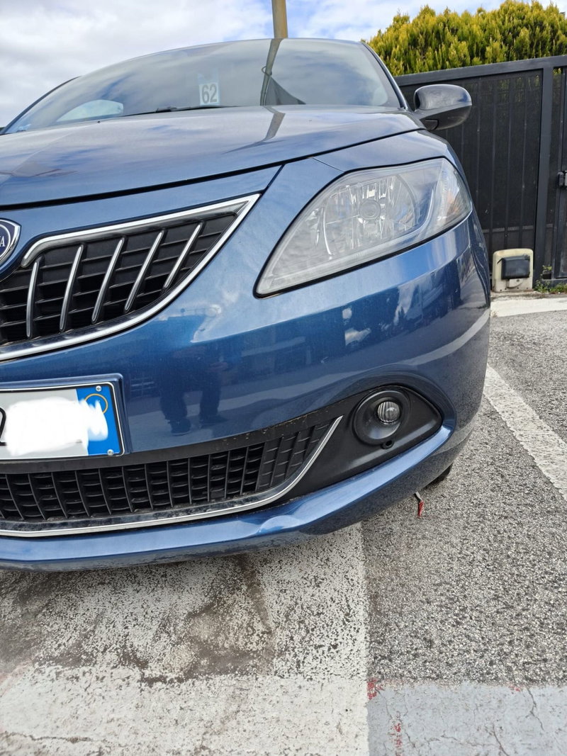 Lancia Ypsilon usata a L'Aquila (4)