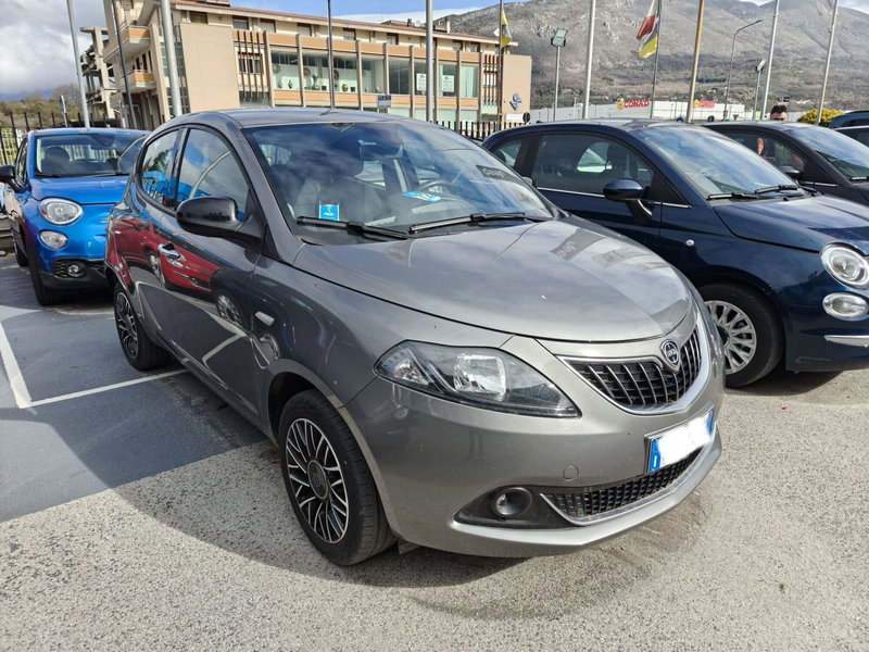 Lancia Ypsilon usata a L'Aquila (2)