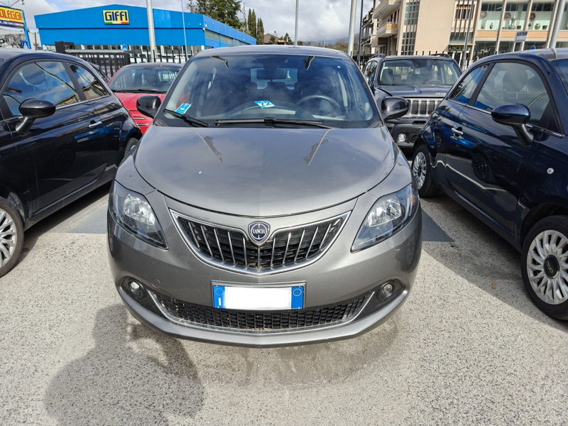 Lancia Ypsilon usata a L'Aquila (5)