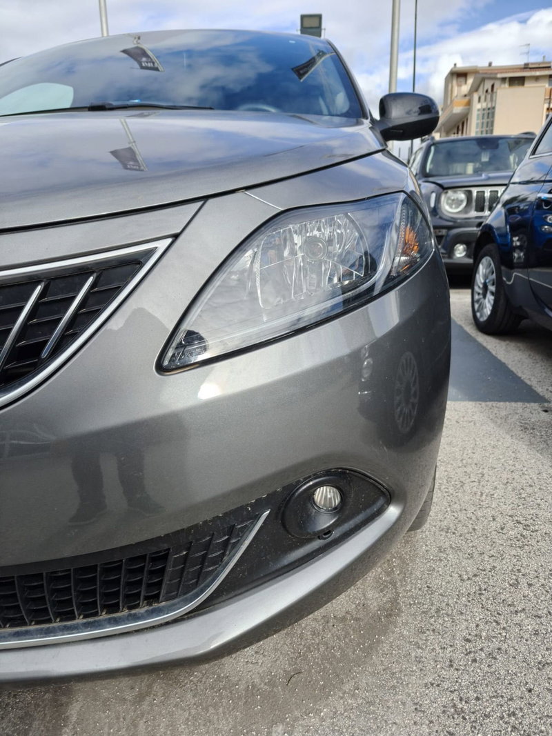 Lancia Ypsilon usata a L'Aquila (7)