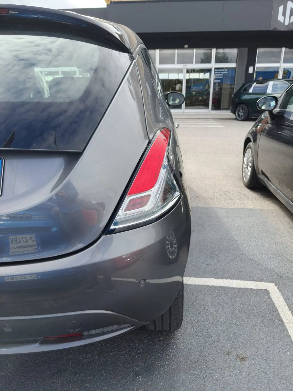 Lancia Ypsilon usata a L'Aquila (8)
