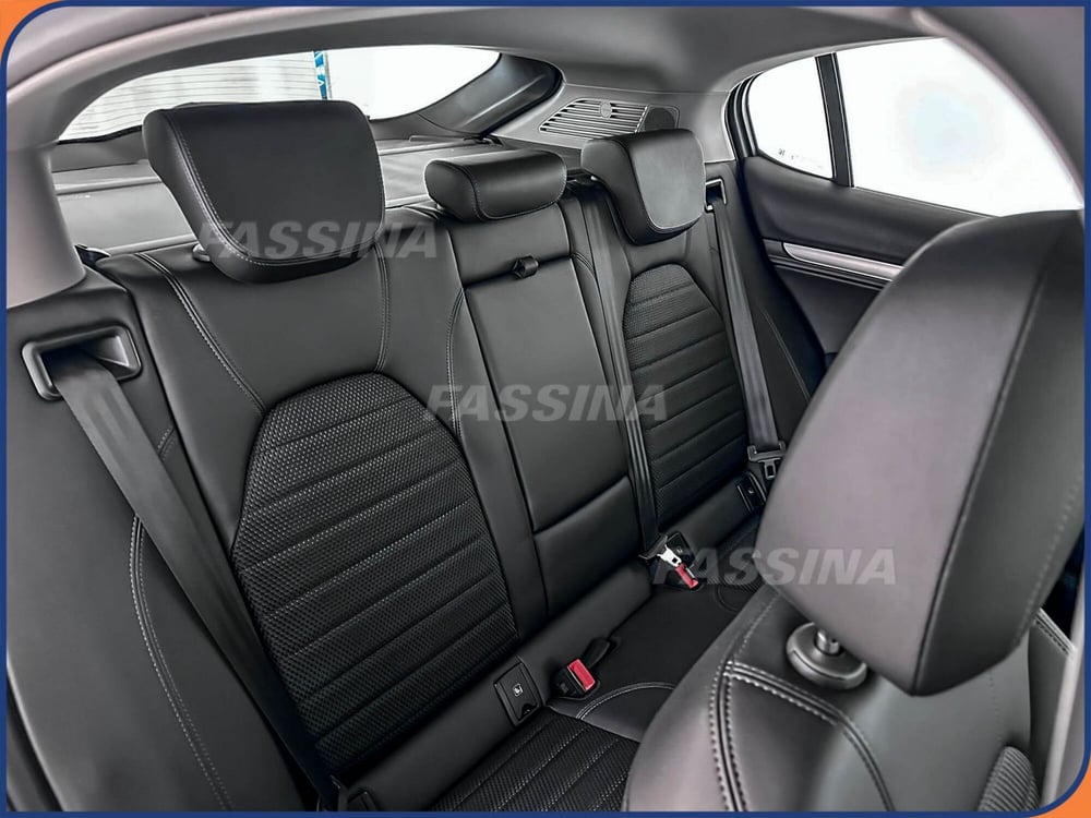 Alfa Romeo Stelvio usata a Milano (12)