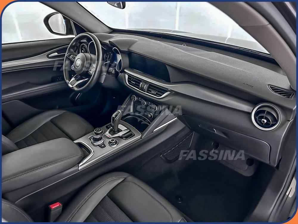 Alfa Romeo Stelvio usata a Milano (14)