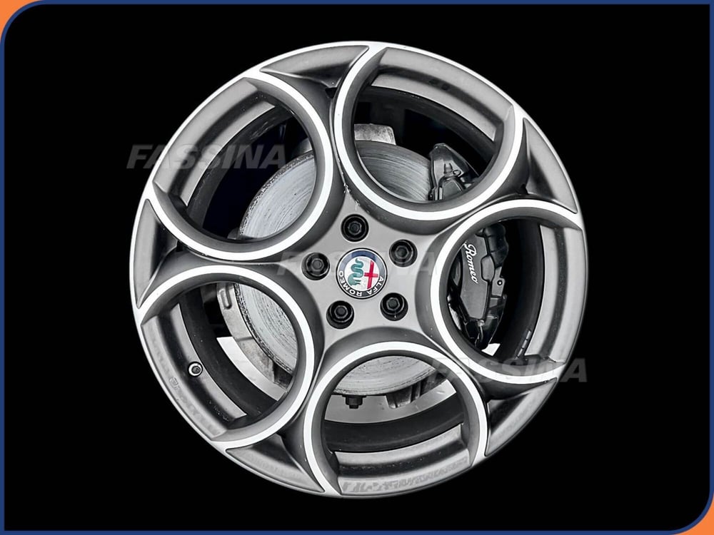 Alfa Romeo Stelvio usata a Milano (7)