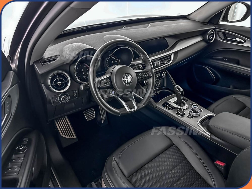 Alfa Romeo Stelvio usata a Milano (9)
