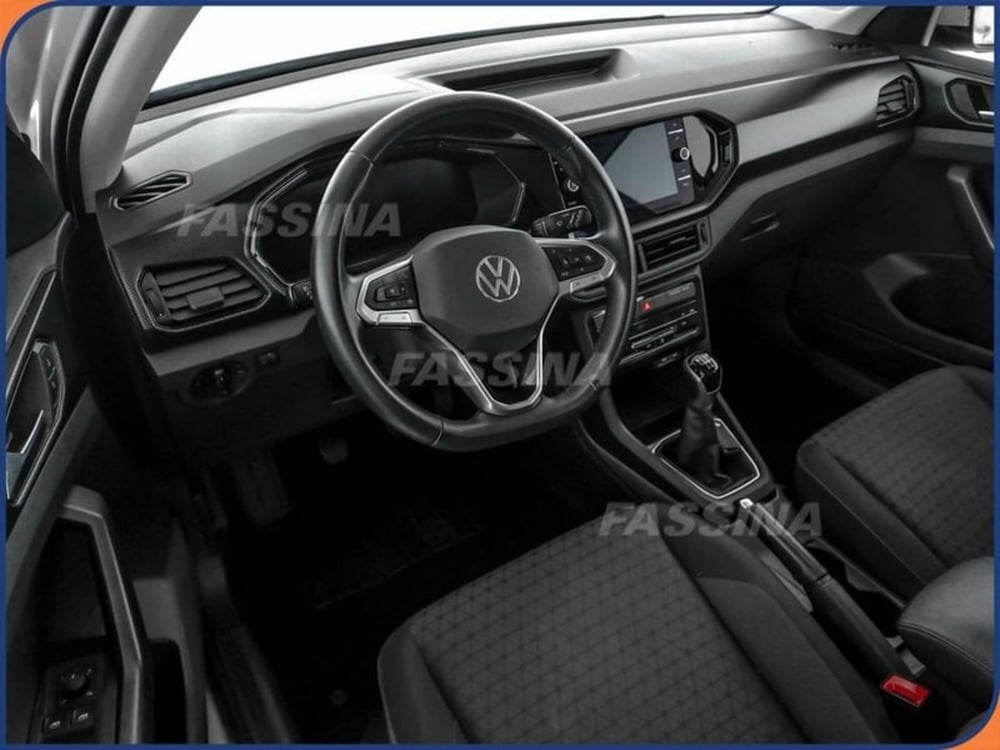 Volkswagen T-Cross usata a Milano (9)