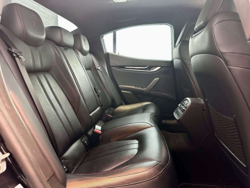 Maserati Ghibli usata a Torino (11)