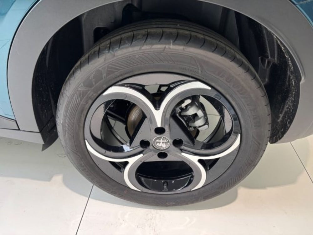 Alfa Romeo Junior nuova a Napoli (17)