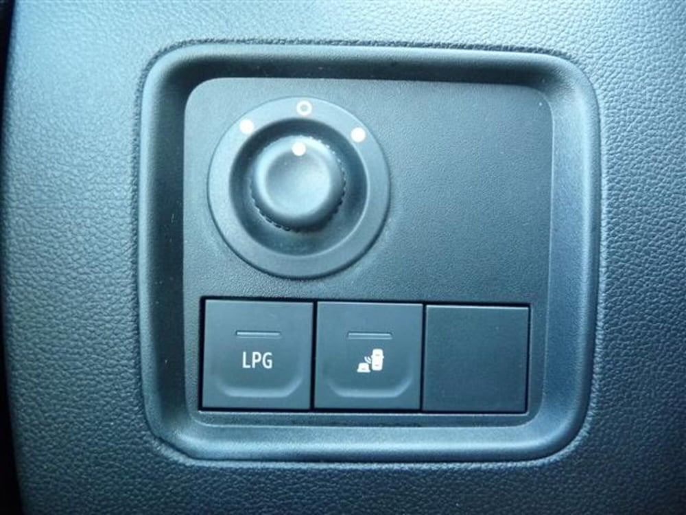 Dacia Duster usata a Vicenza (13)