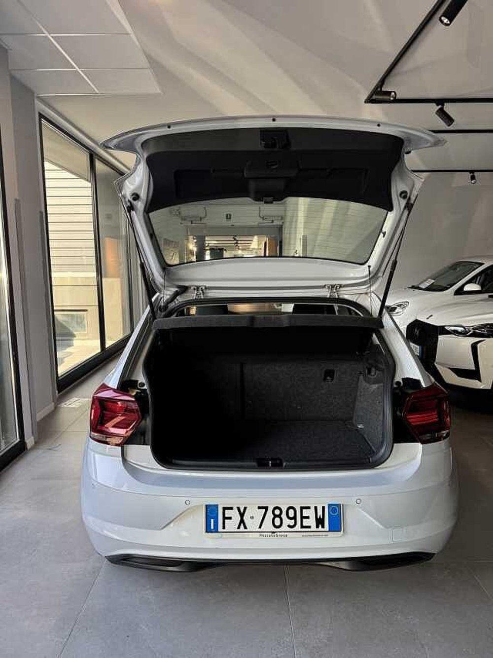 Volkswagen Polo usata a Lecce (18)
