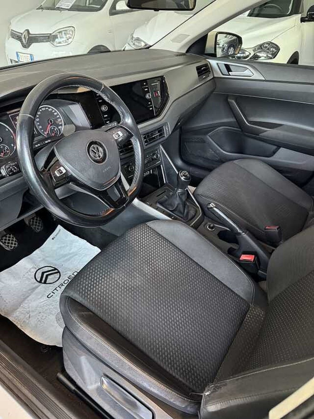 Volkswagen Polo usata a Lecce (8)