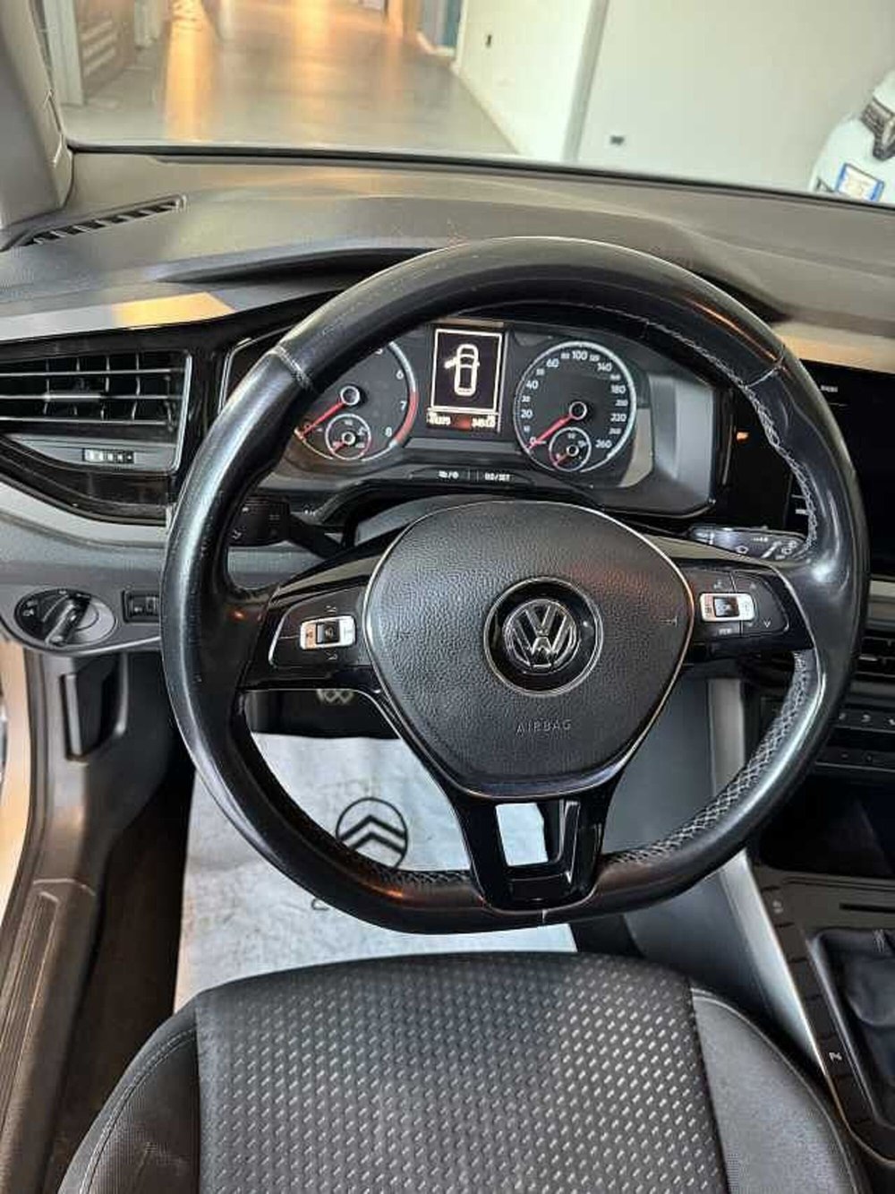 Volkswagen Polo usata a Lecce (9)