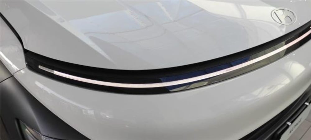 Hyundai Kona nuova a Bari (6)