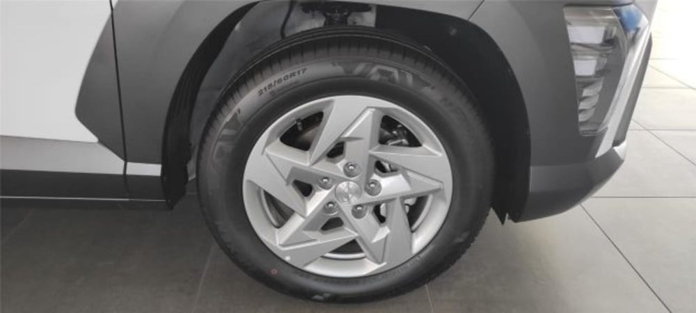 Hyundai Kona nuova a Bari (7)
