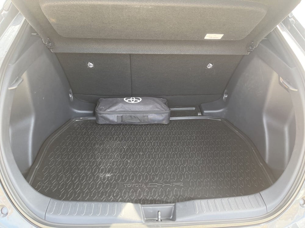 Toyota Toyota C-HR usata a Ragusa (6)