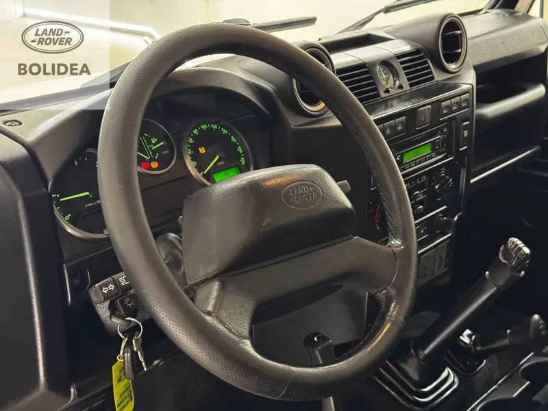 Land Rover Defender usata a Savona (10)