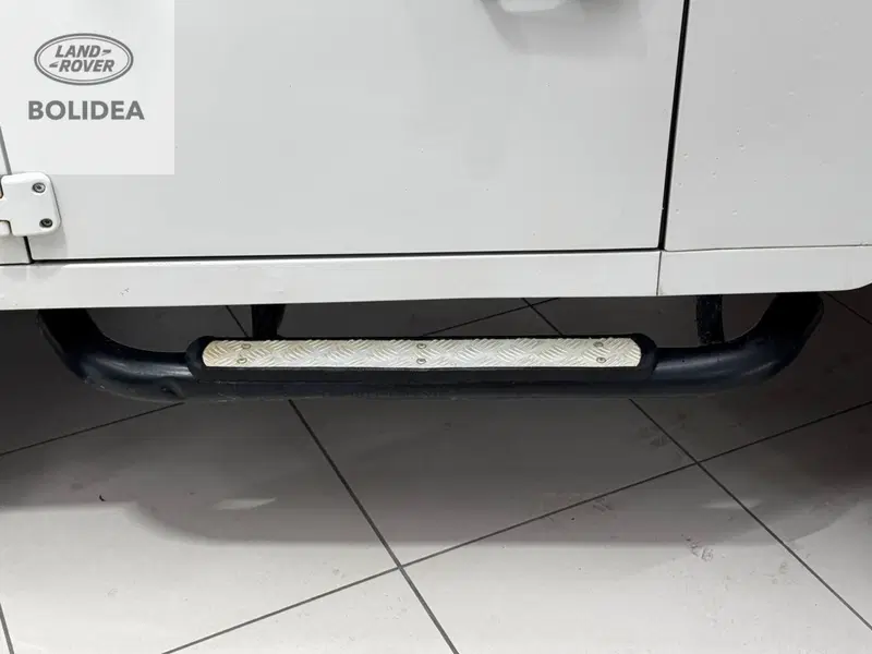 Land Rover Defender usata a Savona (7)