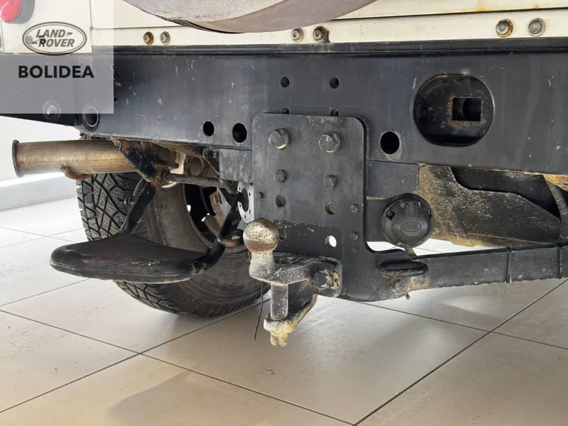 Land Rover Defender usata a Savona (9)