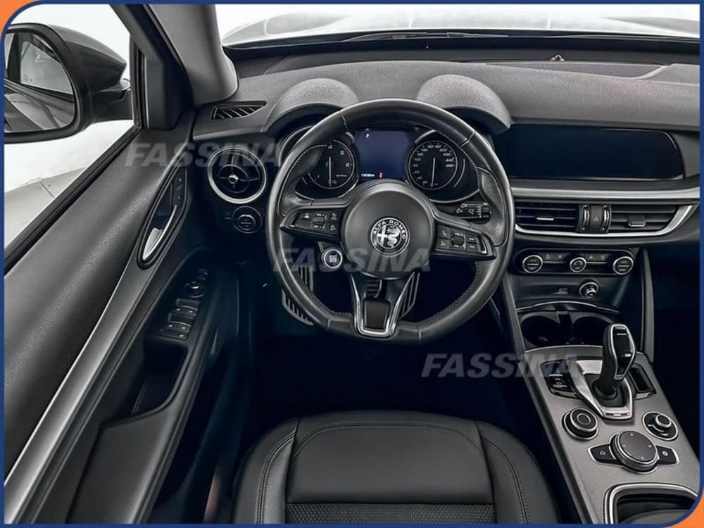 Alfa Romeo Stelvio usata a Milano (10)