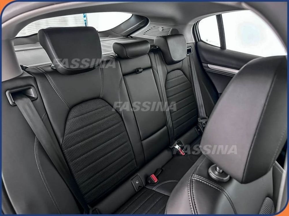 Alfa Romeo Stelvio usata a Milano (12)