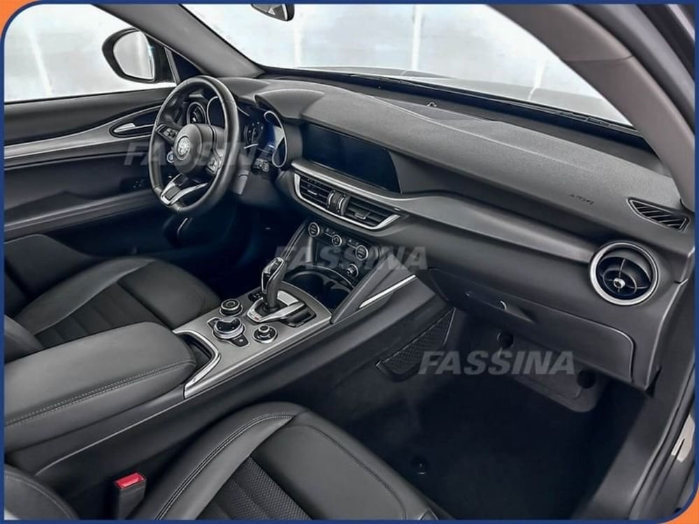 Alfa Romeo Stelvio usata a Milano (14)