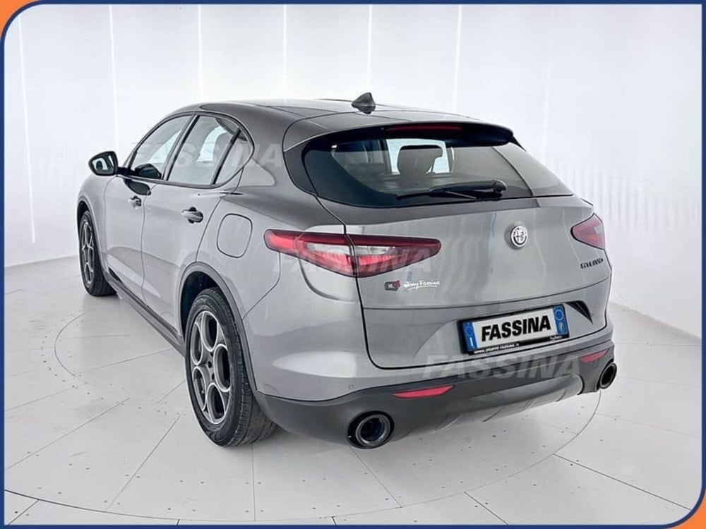 Alfa Romeo Stelvio usata a Milano (4)