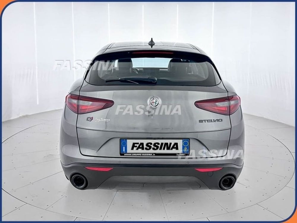 Alfa Romeo Stelvio usata a Milano (5)