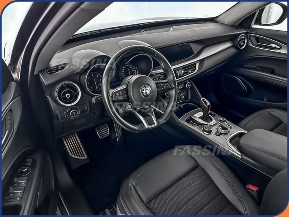 Alfa Romeo Stelvio usata a Milano (9)