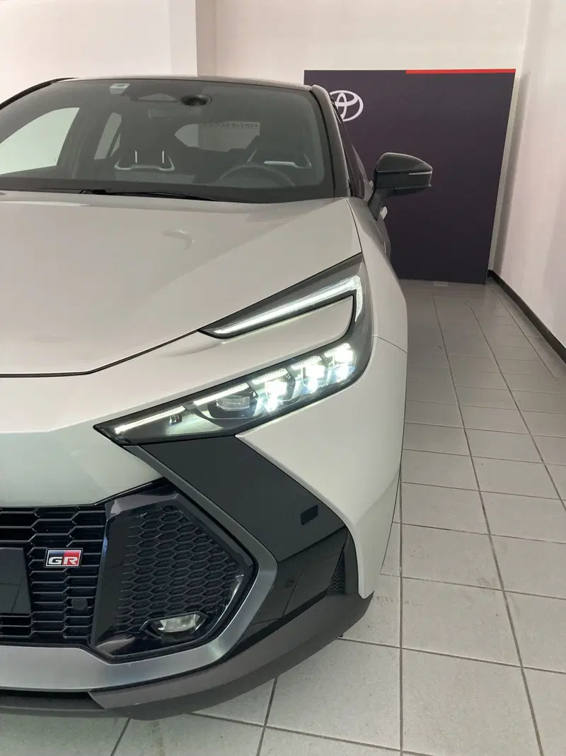 Toyota Toyota C-HR usata a Barletta-Andria-Trani (20)