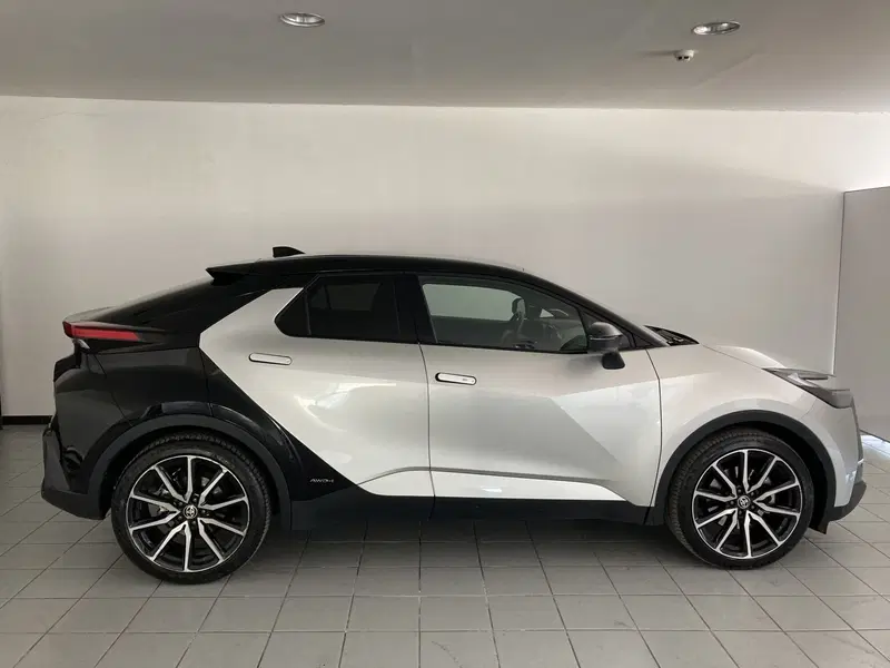 Toyota Toyota C-HR usata a Barletta-Andria-Trani (3)