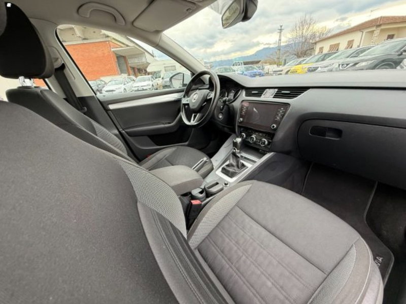 Skoda Octavia Station Wagon usata a Lucca (7)