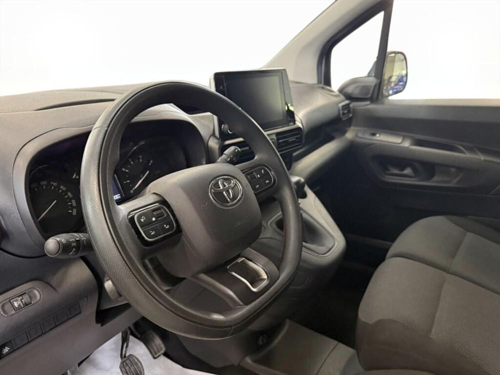 Toyota Proace City Furgone usata a Monza e Brianza (12)