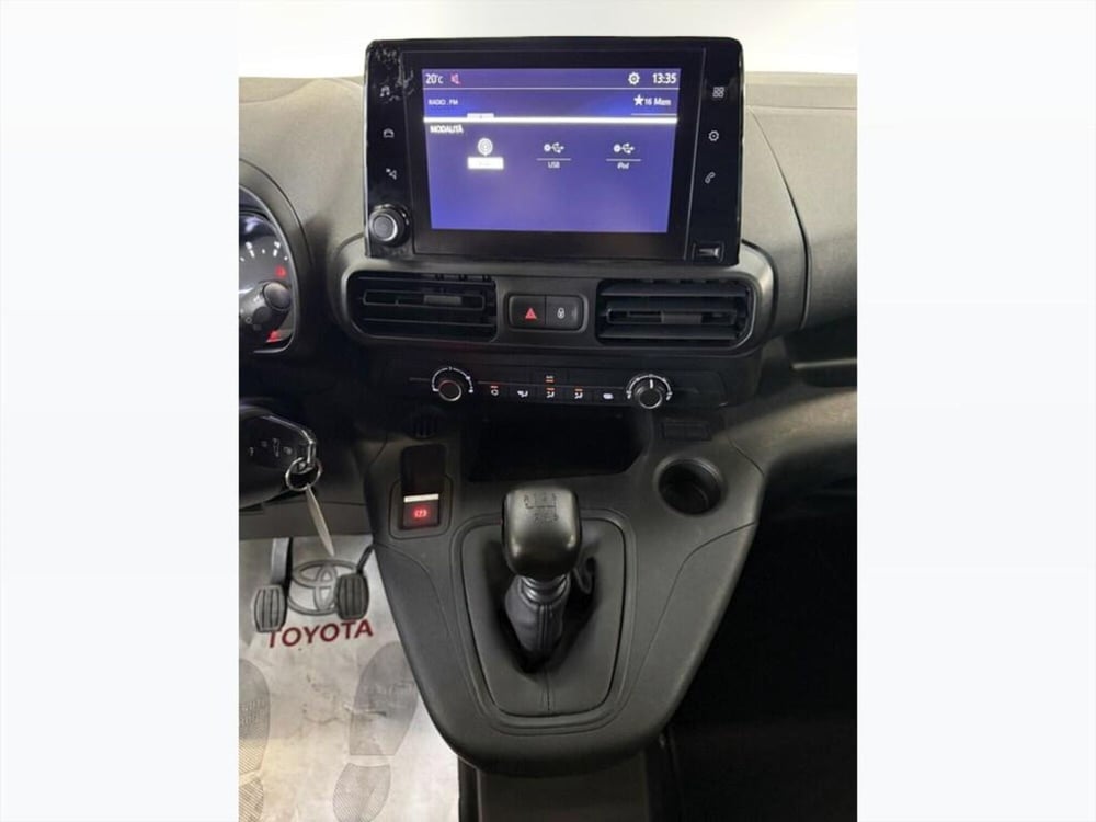 Toyota Proace City Furgone usata a Monza e Brianza (13)