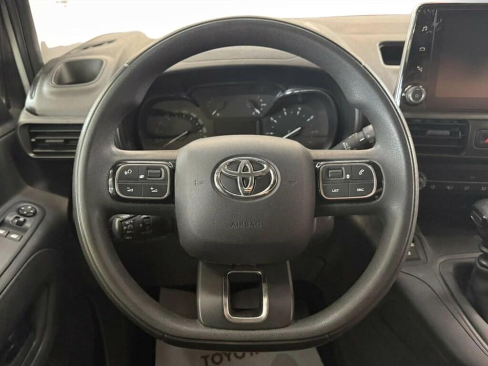 Toyota Proace City Furgone usata a Monza e Brianza (8)