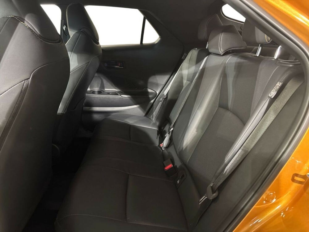 Toyota Toyota C-HR usata a Lecco (11)