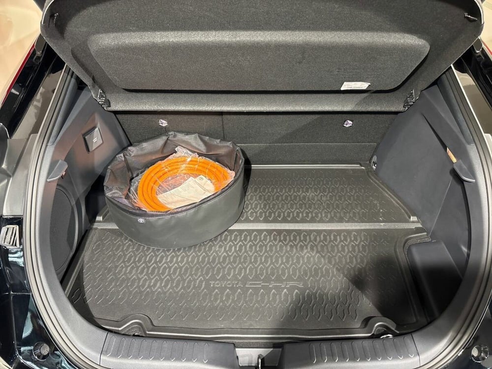 Toyota Toyota C-HR usata a Lecco (12)