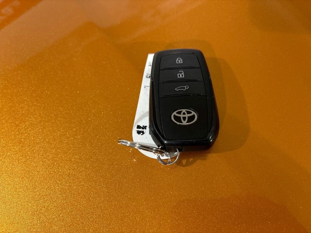 Toyota Toyota C-HR usata a Lecco (17)