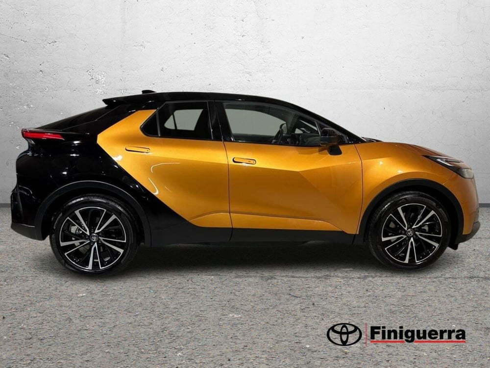 Toyota Toyota C-HR usata a Lecco (5)