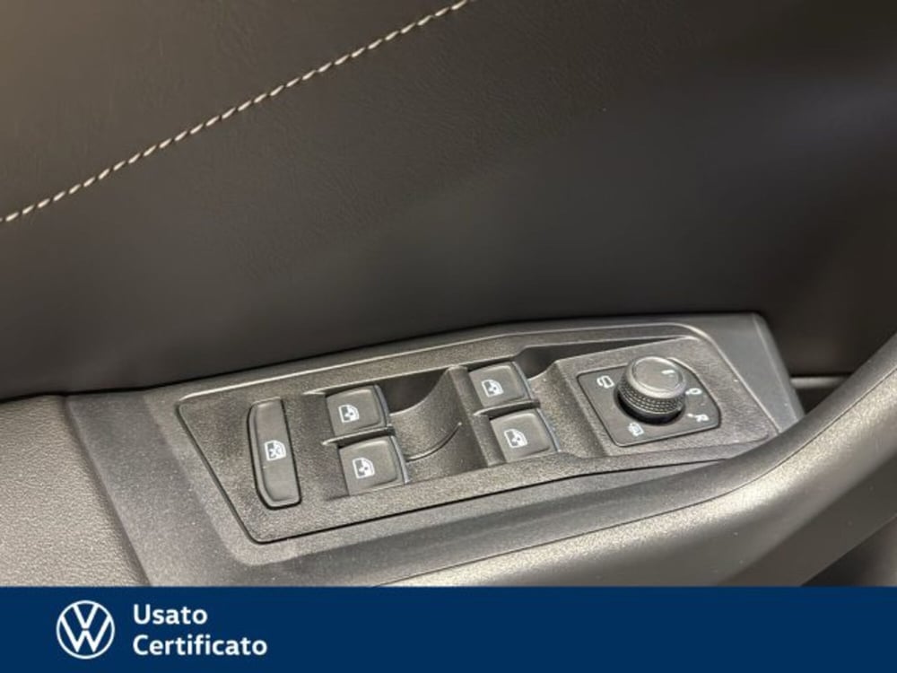 Volkswagen T-Roc nuova a Vicenza (15)