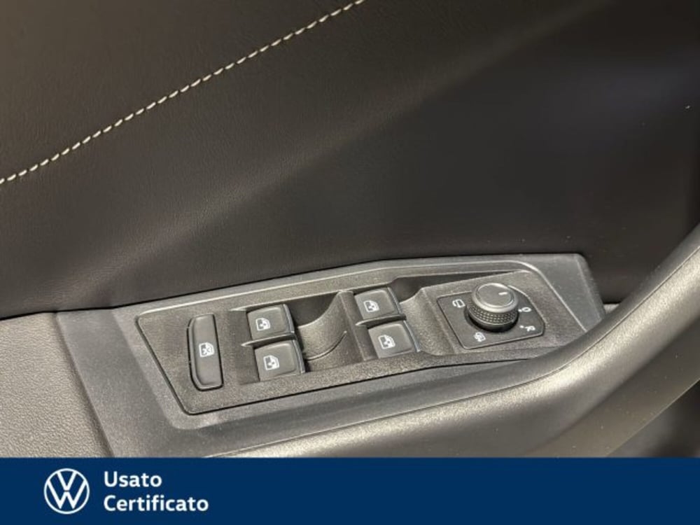 Volkswagen T-Roc nuova a Vicenza (15)