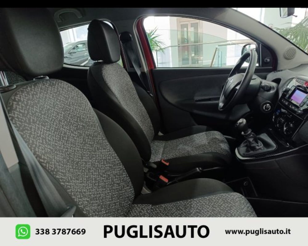 Lancia Ypsilon usata a Catania (15)