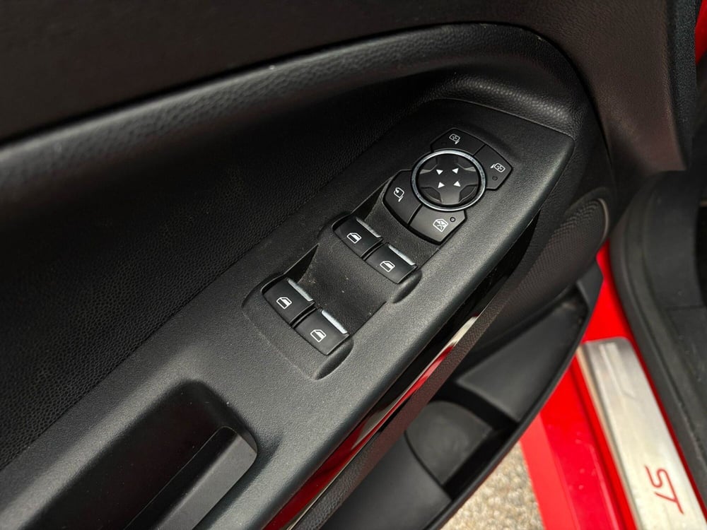 Ford EcoSport usata a Pavia (13)
