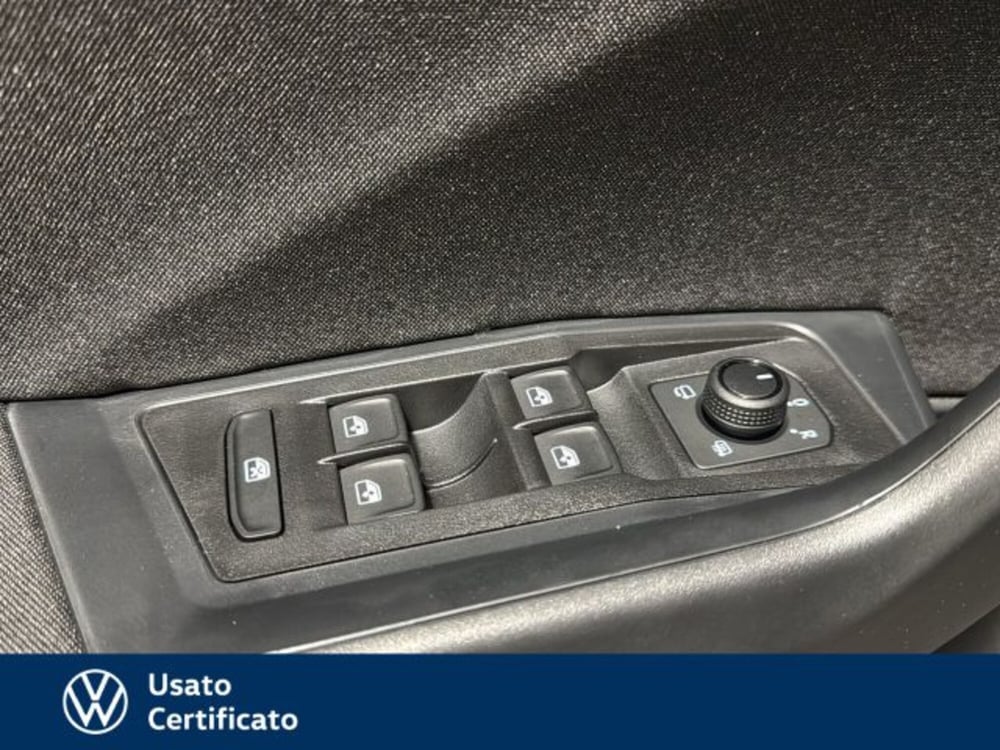 Volkswagen T-Roc nuova a Vicenza (16)