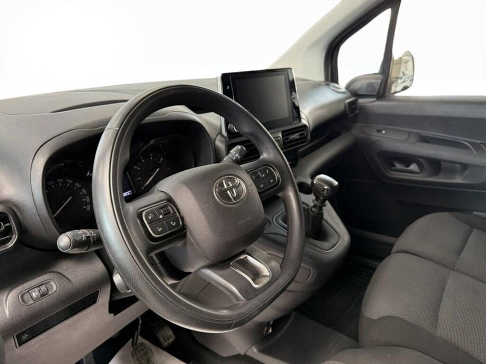 Toyota Proace City Furgone usata a Monza e Brianza (12)