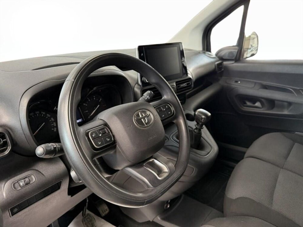 Toyota Proace City Furgone usata a Monza e Brianza (12)