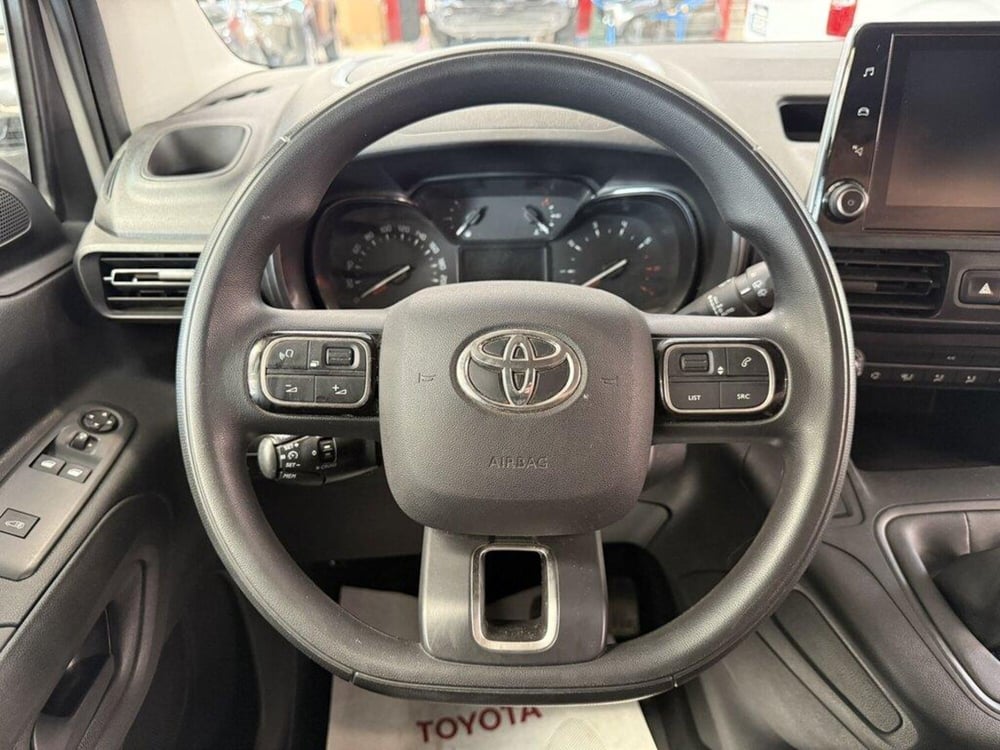 Toyota Proace City Furgone usata a Monza e Brianza (8)