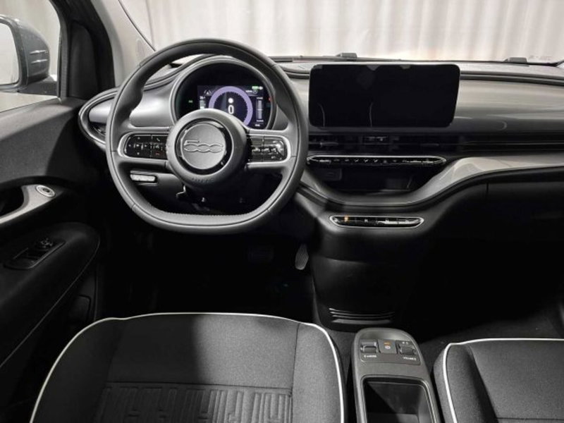 Fiat 500e nuova a Sondrio (7)